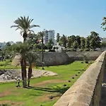 Bright 1 Bedroom With Balcony In Lejlighed *