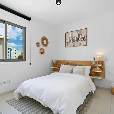 Bright 1 Bedroom With Balcony In Lefkoşa